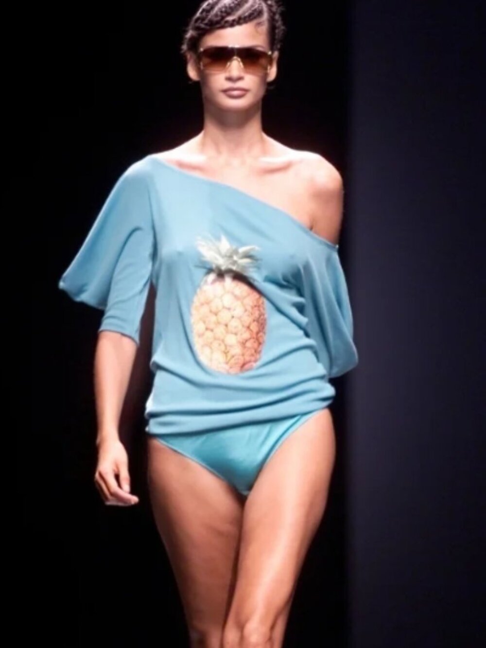 Chloe pineapple top